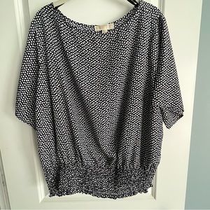 Michael Kors short-sleeved blouse, with smocked elastic waist. Size 2X